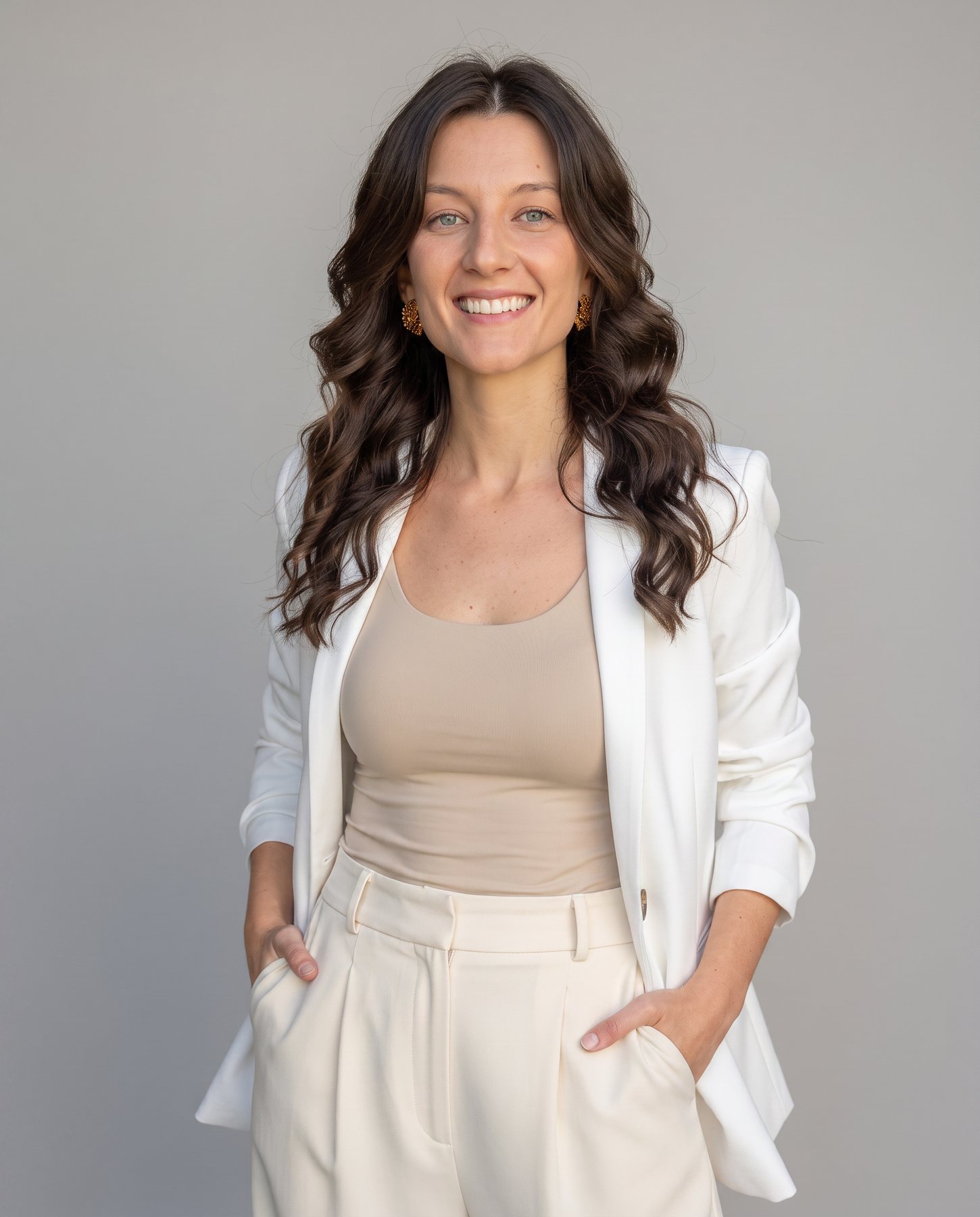 Jéssika Ceciliano Terencio, psicanalista e terapeuta integrativa, sorrindo em foto profissional